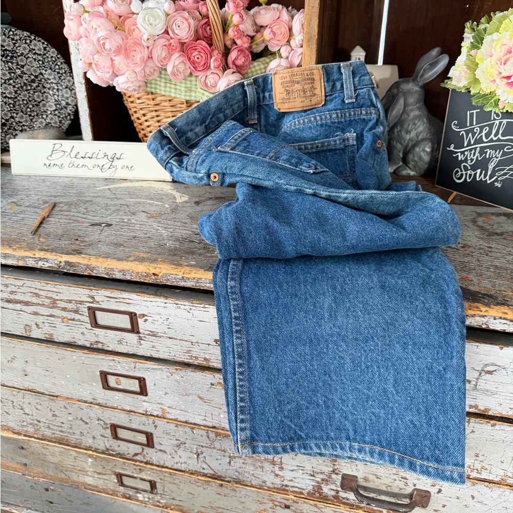 Levi's Relaxed Fit Blue Jeans 31 x 33 size 15